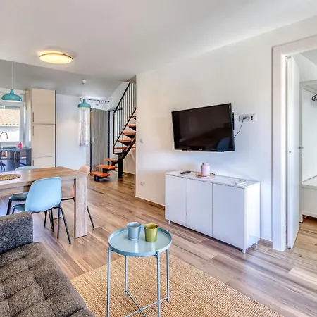 Medna A6 By Interhome Lägenhet Čižići