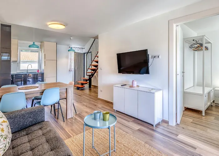 Medna A6 By Interhome Lägenhet Čižići